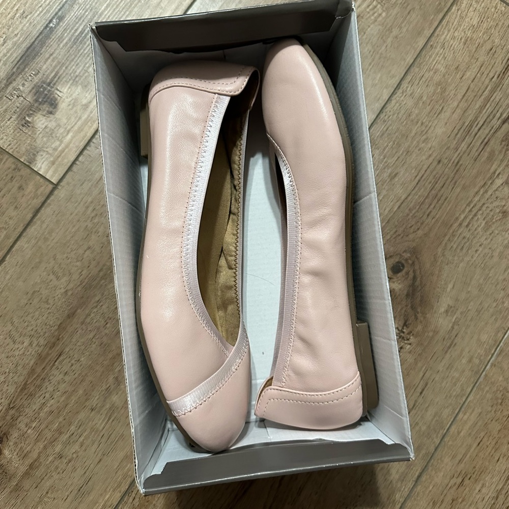 New with box light pink Vionics